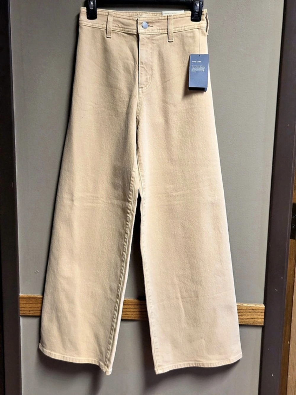 Universal Thread Comfort Stretch Wide Leg Jeans Wide Leg Jeans in Beige Size 0